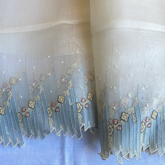 Antique (ca1920s/1930s) organdy hem fabric, sheer w/floral & striped embroidery - Picture 2 of 7